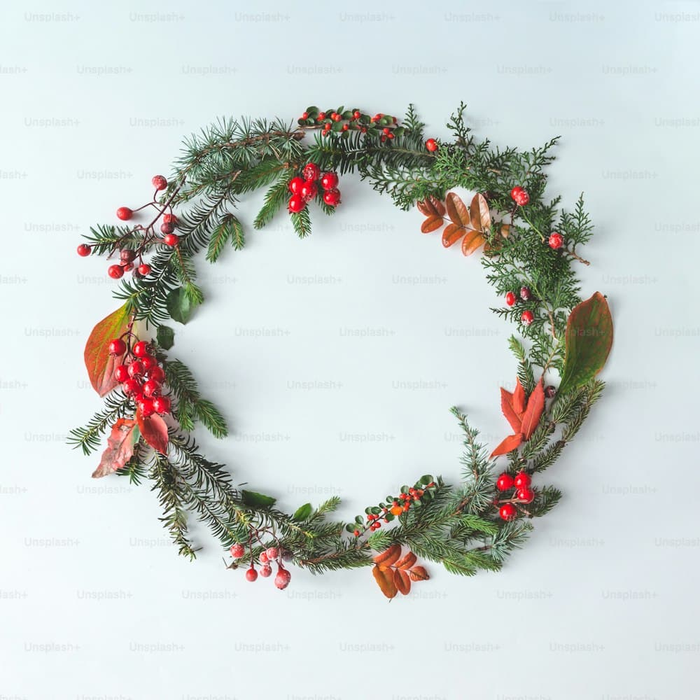 Harvest Berry Wreath 24" — 24" dia foam berry on grapevine